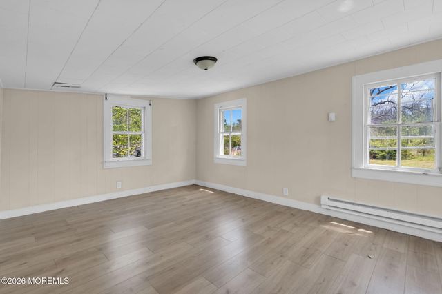 9 Arneytown Hornerstown Road, Upper Freehold, NJ 08501