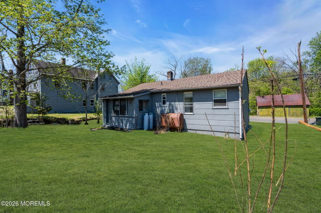 9 Arneytown Hornerstown Road, Upper Freehold, NJ 08501