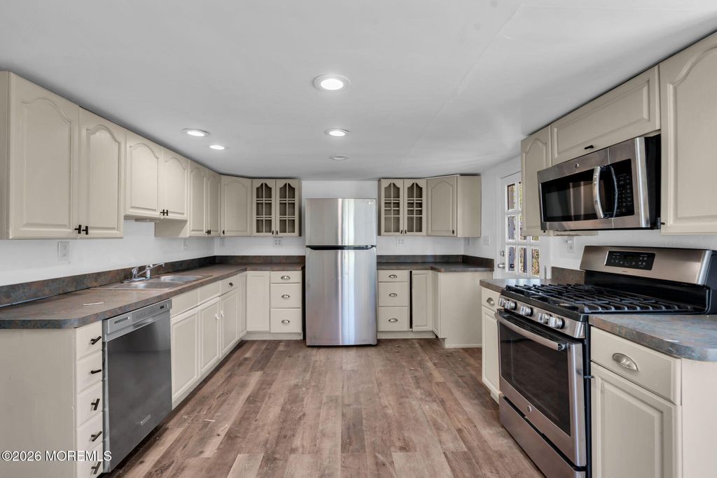 9 Arneytown Hornerstown Road, Upper Freehold, NJ 08501