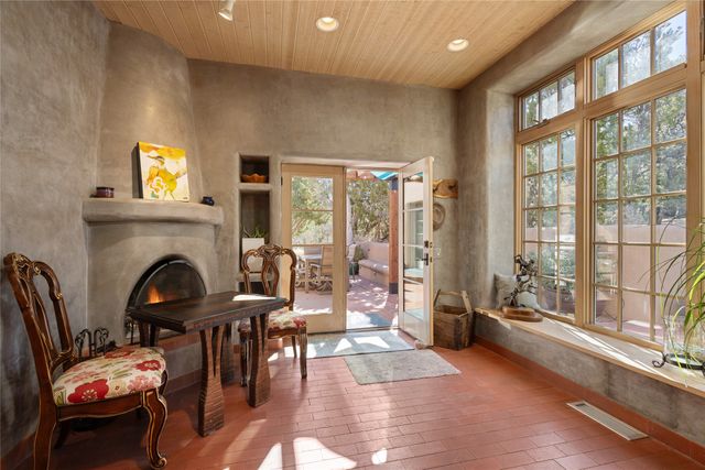 1204 Bandolina Road, Santa Fe, NM 87501