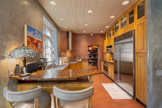 1204 Bandolina Road, Santa Fe, NM 87501