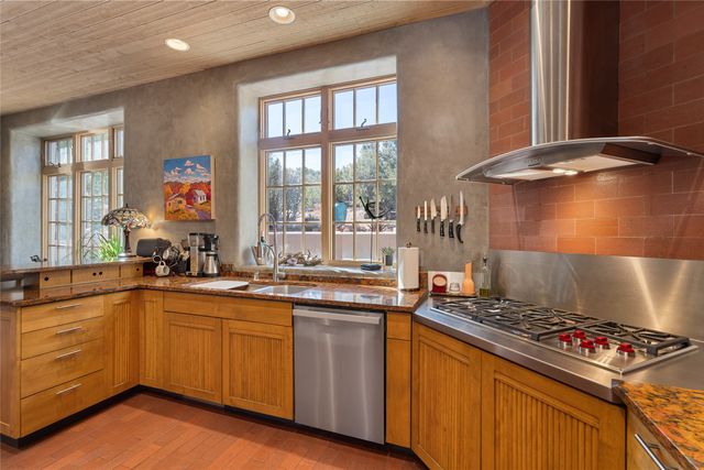 1204 Bandolina Road, Santa Fe, NM 87501