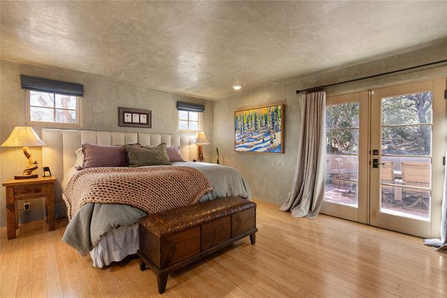 1204 Bandolina Road, Santa Fe, NM 87501