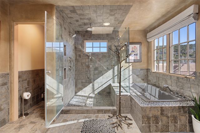 1204 Bandolina Road, Santa Fe, NM 87501