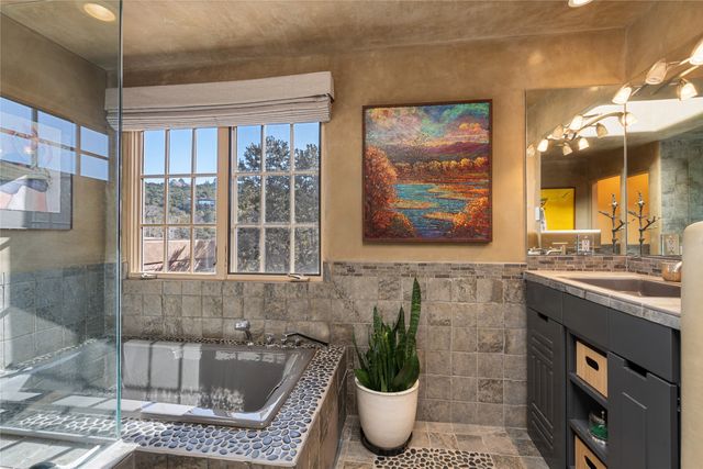 1204 Bandolina Road, Santa Fe, NM 87501