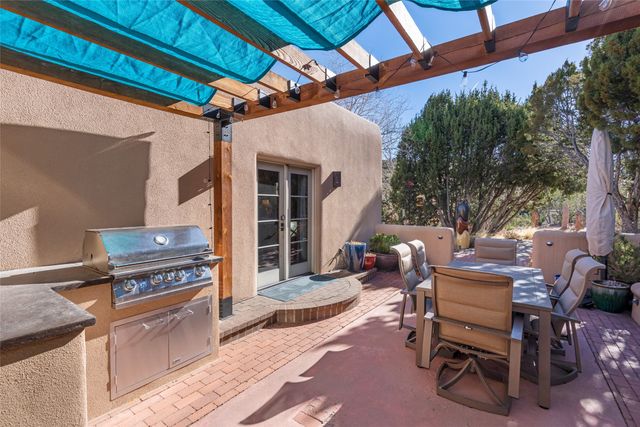 1204 Bandolina Road, Santa Fe, NM 87501