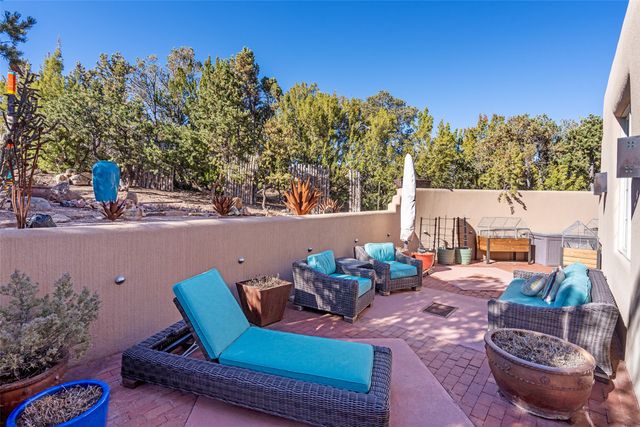 1204 Bandolina Road, Santa Fe, NM 87501