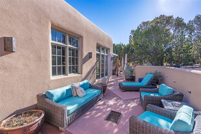 1204 Bandolina Road, Santa Fe, NM 87501