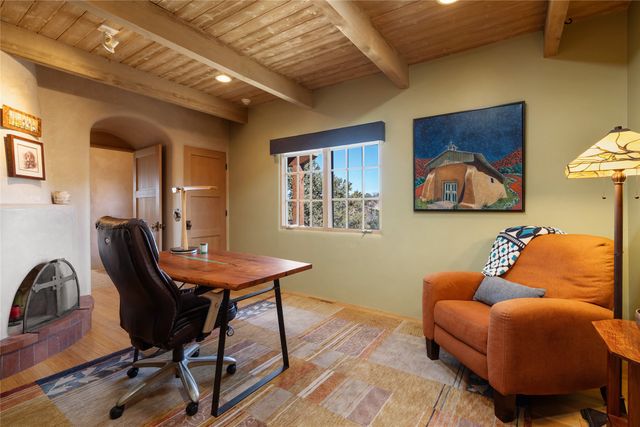 1204 Bandolina Road, Santa Fe, NM 87501