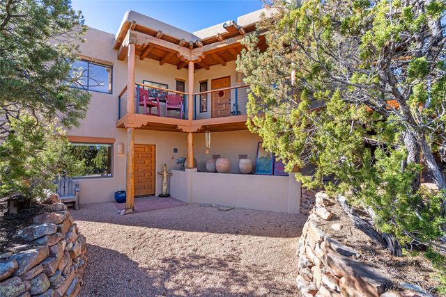 1204 Bandolina Road, Santa Fe, NM 87501