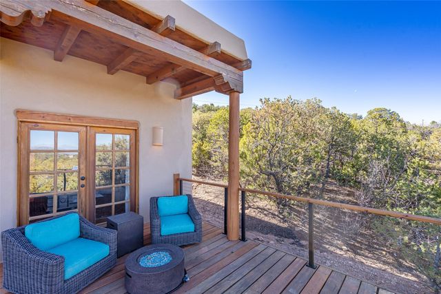 1204 Bandolina Road, Santa Fe, NM 87501