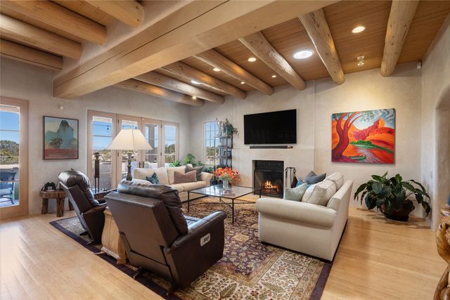 1204 Bandolina Road, Santa Fe, NM 87501