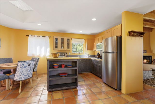 1204 Bandolina Road, Santa Fe, NM 87501