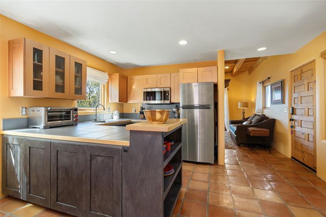 1204 Bandolina Road, Santa Fe, NM 87501