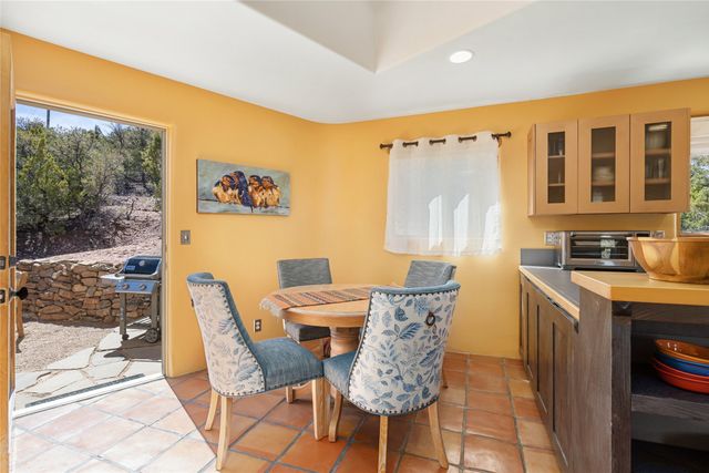 1204 Bandolina Road, Santa Fe, NM 87501