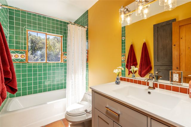 1204 Bandolina Road, Santa Fe, NM 87501