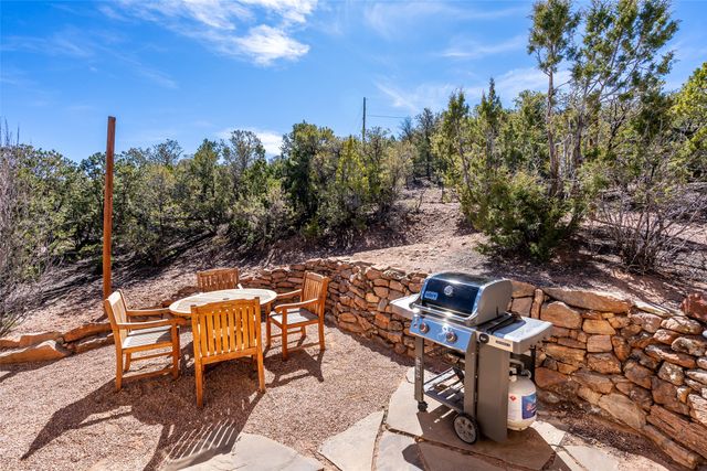 1204 Bandolina Road, Santa Fe, NM 87501