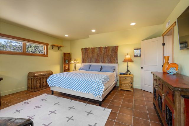 1204 Bandolina Road, Santa Fe, NM 87501