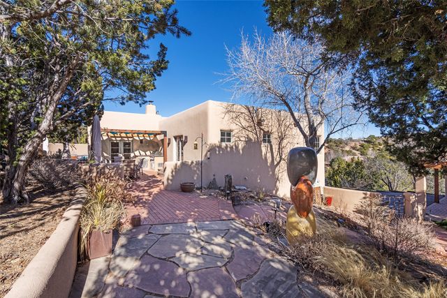 1204 Bandolina Road, Santa Fe, NM 87501