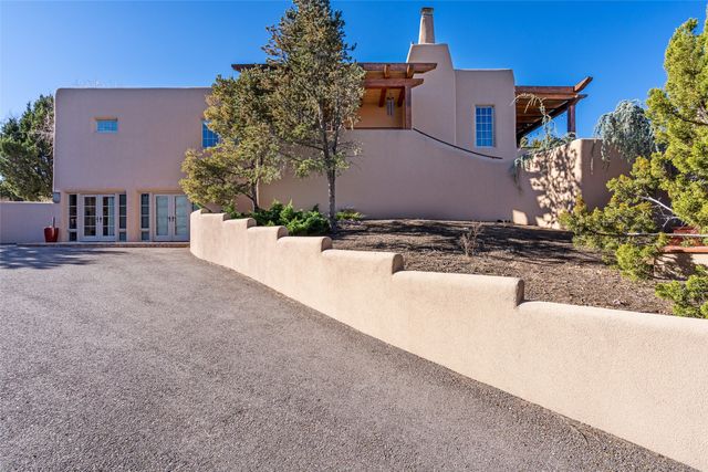 1204 Bandolina Road, Santa Fe, NM 87501