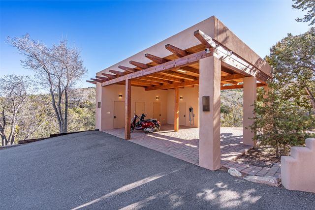 1204 Bandolina Road, Santa Fe, NM 87501