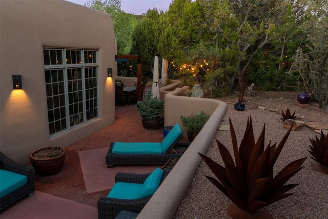 1204 Bandolina Road, Santa Fe, NM 87501