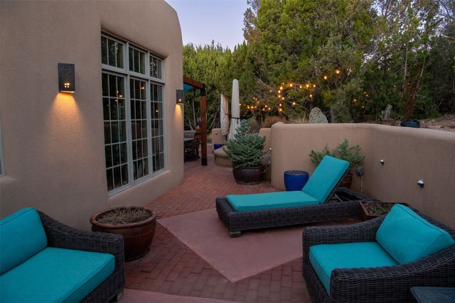 1204 Bandolina Road, Santa Fe, NM 87501