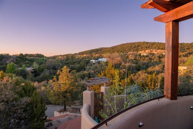 1204 Bandolina Road, Santa Fe, NM 87501