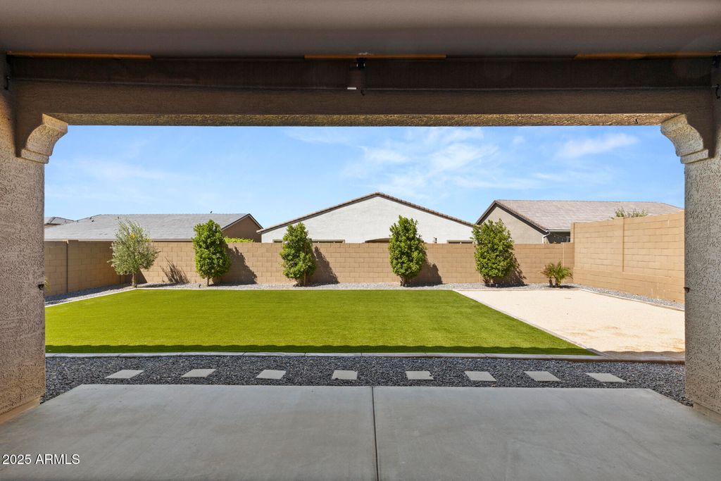 Image 2 of property listing at 32634 N 21ST Lane, Phoenix, AZ 85085