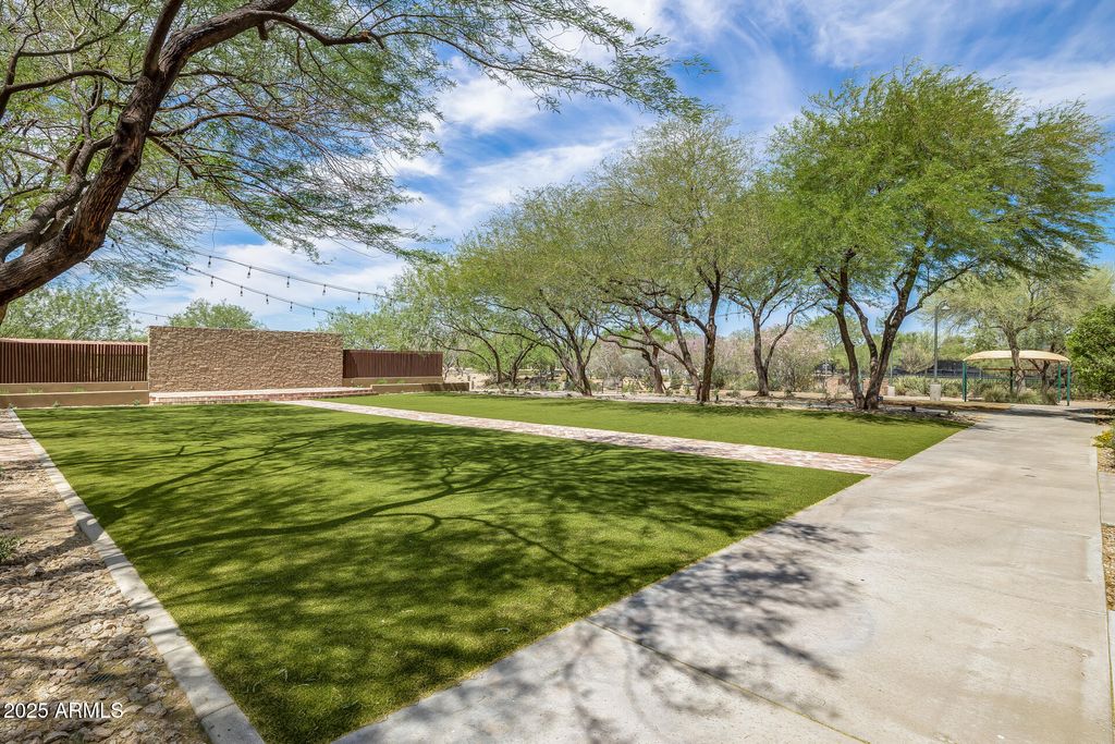 Image 30 of property listing at 32634 N 21ST Lane, Phoenix, AZ 85085