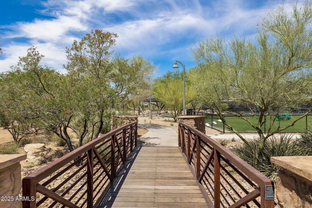 Image 32 of property listing at 32634 N 21ST Lane, Phoenix, AZ 85085