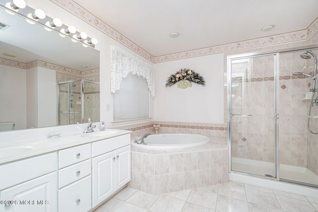 120 Skyline Drive, Lakewood, NJ 08701