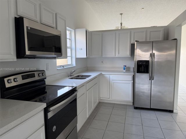 16227 SW 305th St, Homestead, FL 33033