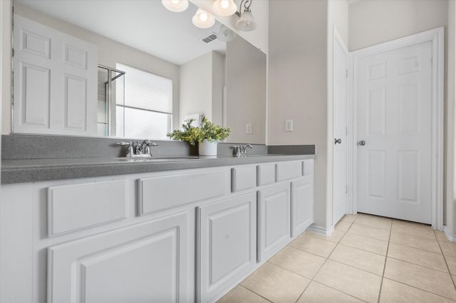 9324 Shadowfax Drive, Arlington, TX 76002