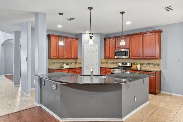 9324 Shadowfax Drive, Arlington, TX 76002