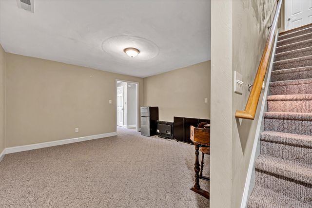 535 Hollymeade LN, Daleville, VA 24083