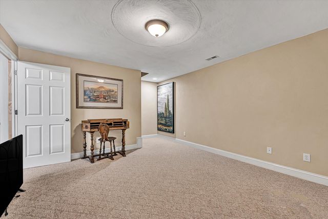 535 Hollymeade LN, Daleville, VA 24083