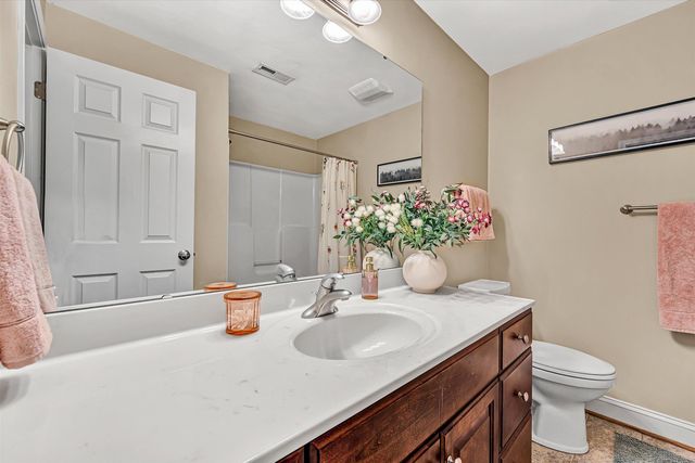 535 Hollymeade LN, Daleville, VA 24083