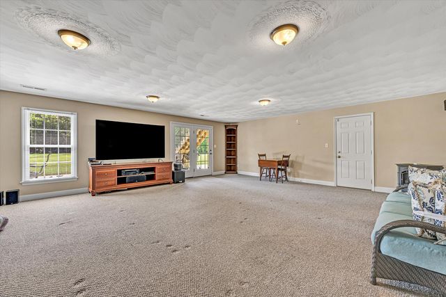 535 Hollymeade LN, Daleville, VA 24083