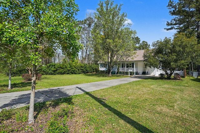 4809 Forest Dr., Loris, SC 29569