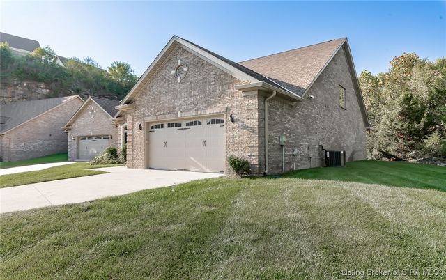 6045 Boulder, Jeffersonville, IN 47130