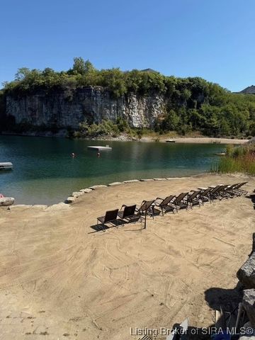 6045 Boulder, Jeffersonville, IN 47130