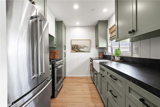 1741 Tustin Avenue 14D, Costa Mesa, CA 92627