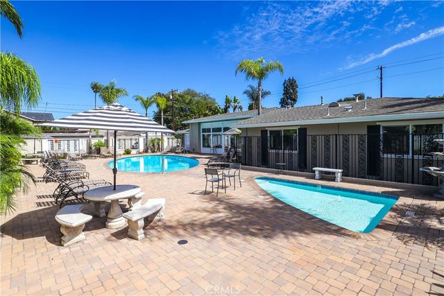 1741 Tustin Avenue 14D, Costa Mesa, CA 92627