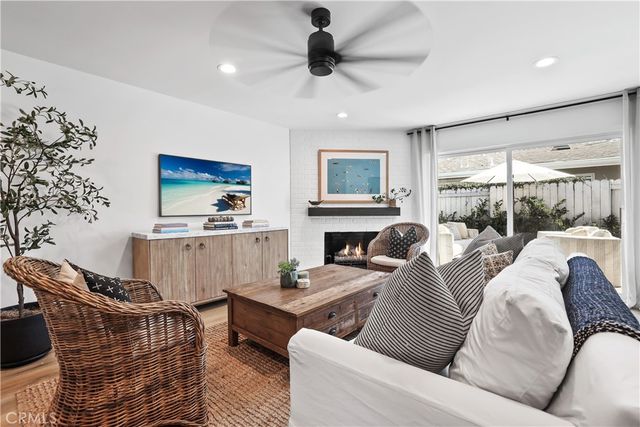 1741 Tustin Avenue 14D, Costa Mesa, CA 92627