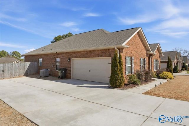 219 Dinner Tree Square, Huntsville, AL 35811