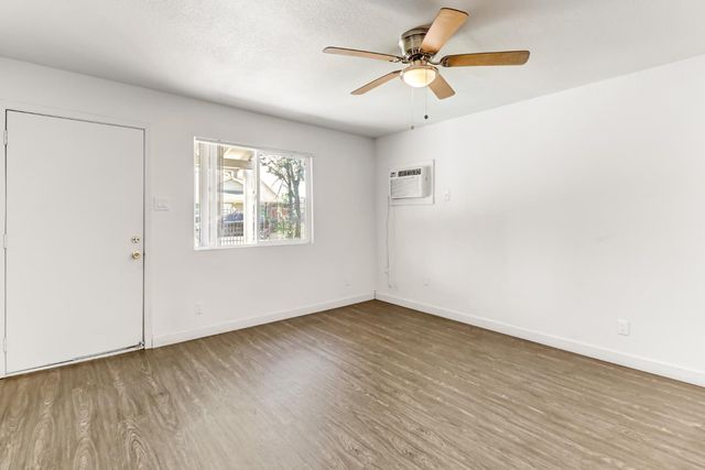 3807 15th Ave, Sacramento, CA 95820