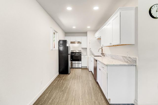 3807 15th Ave, Sacramento, CA 95820