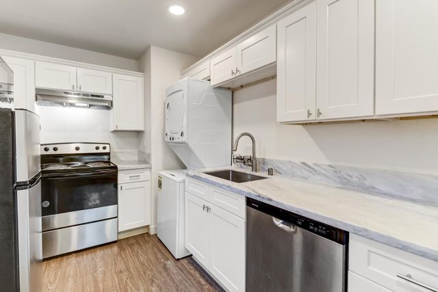 3807 15th Ave, Sacramento, CA 95820