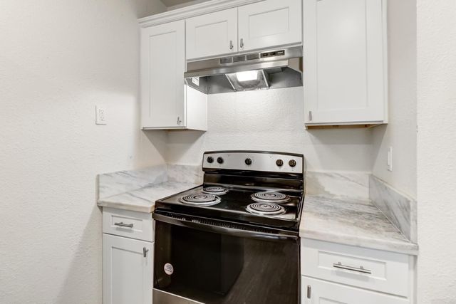 3807 15th Ave, Sacramento, CA 95820